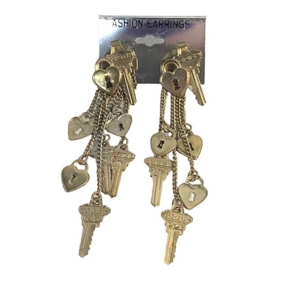 NWT 4" Light Gold Tone Key and Heart Locket Chain Dangle Earrings - Picture 1 of 4
